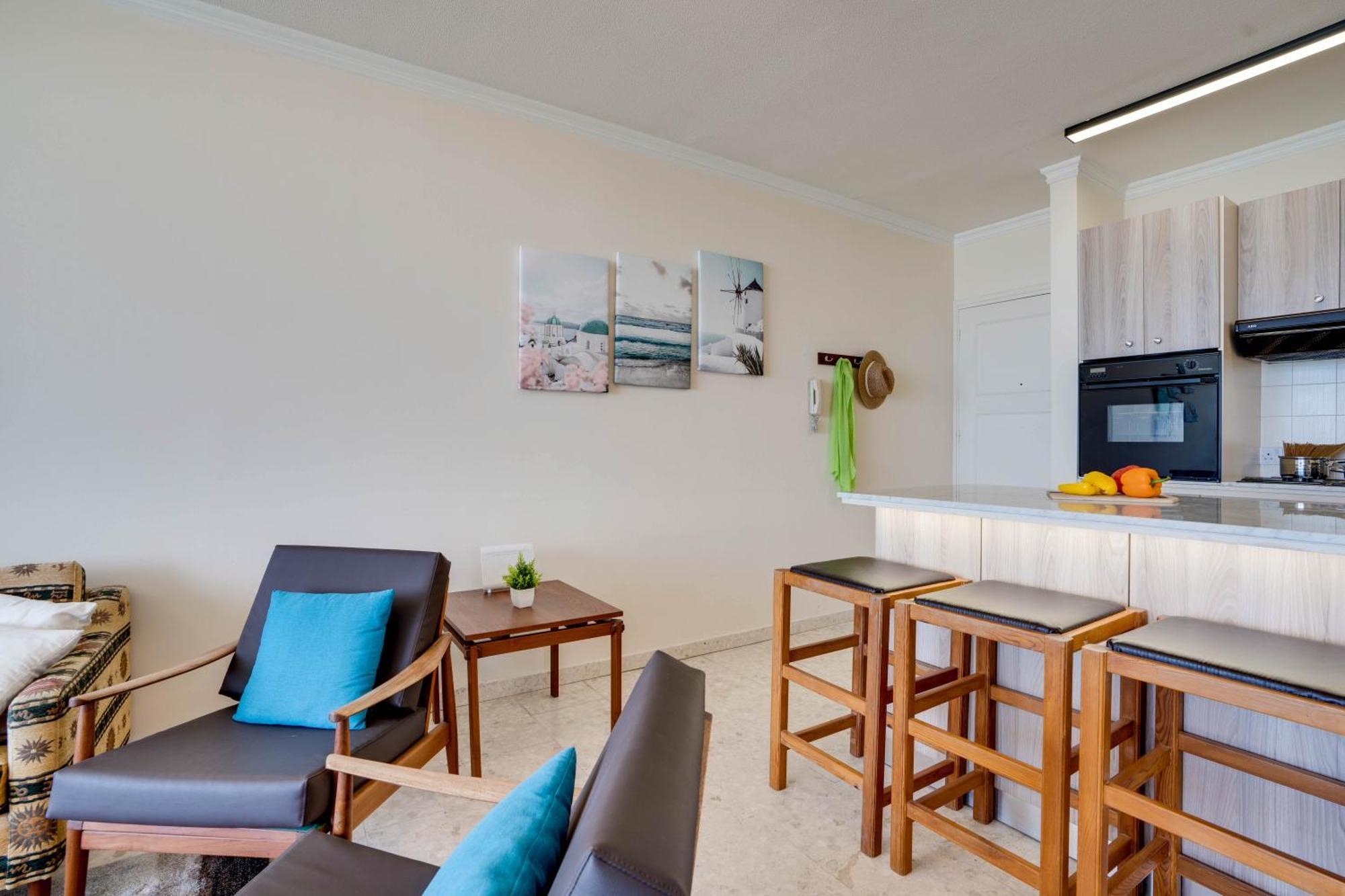 Makenzy Sandy Beachfront Paradise Lárnaca Exterior foto