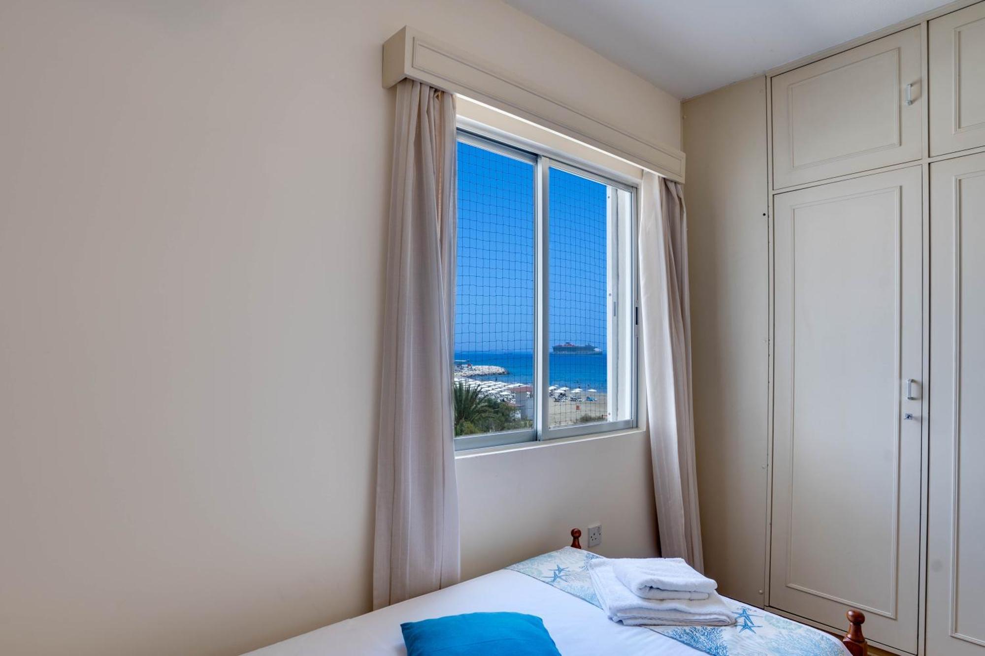 Makenzy Sandy Beachfront Paradise Lárnaca Exterior foto