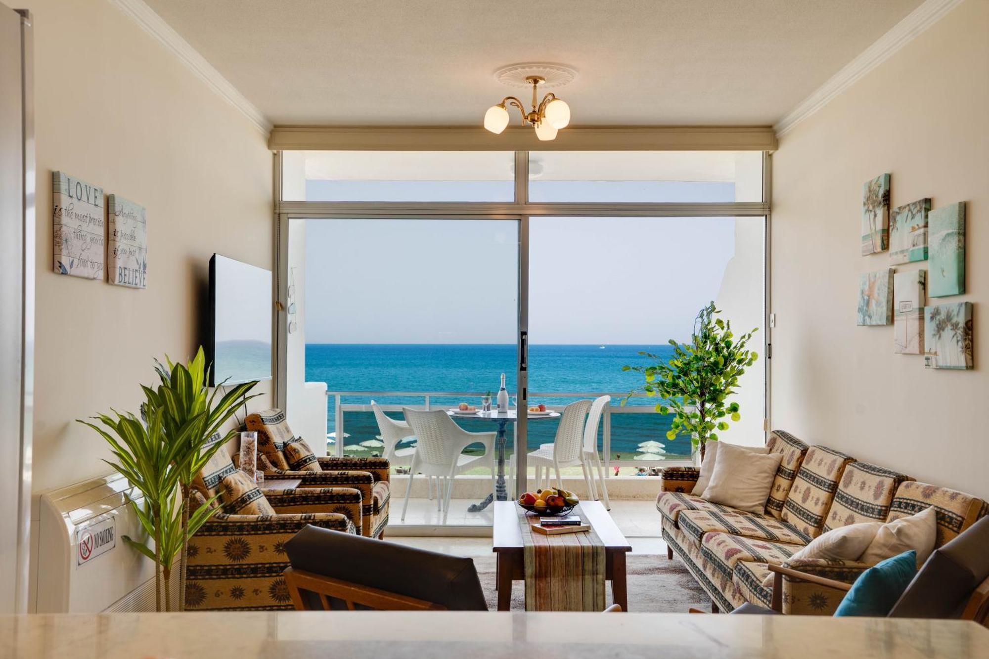 Makenzy Sandy Beachfront Paradise Lárnaca Exterior foto